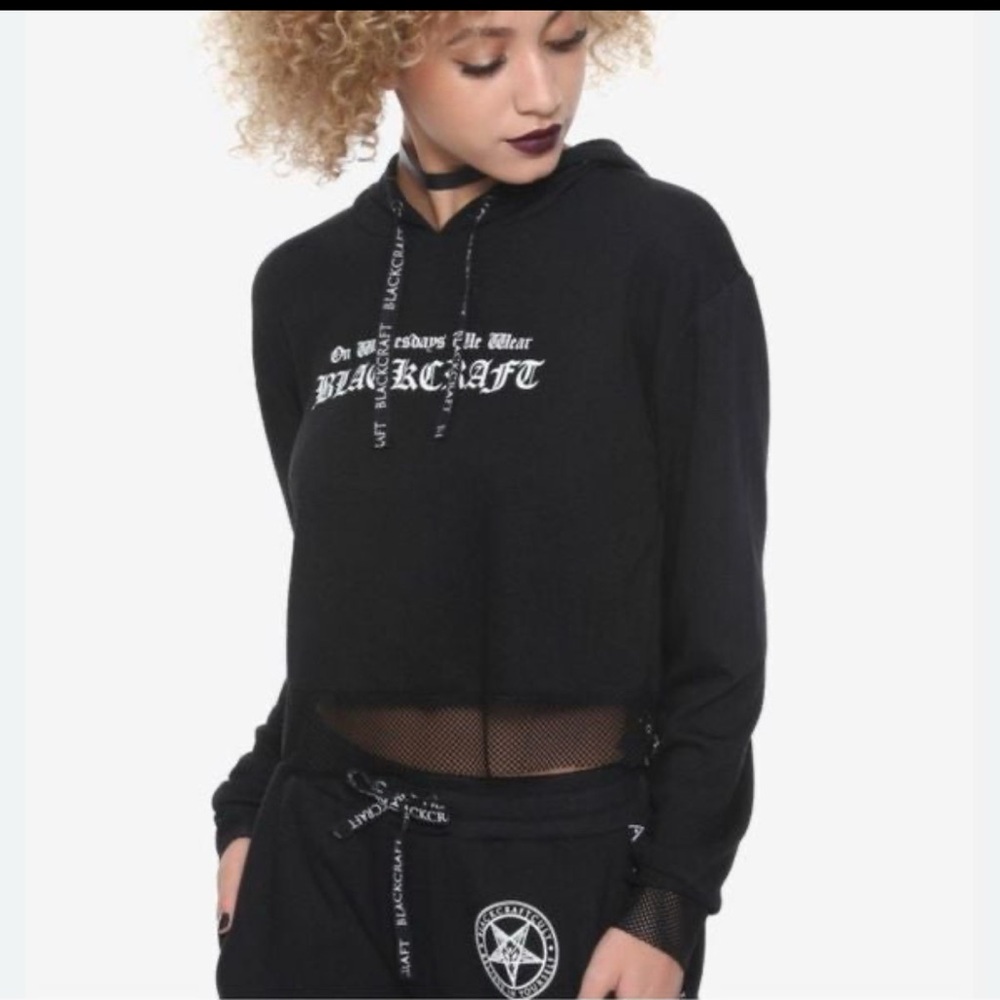 Blackcraft cult hot topic cropped hoodie